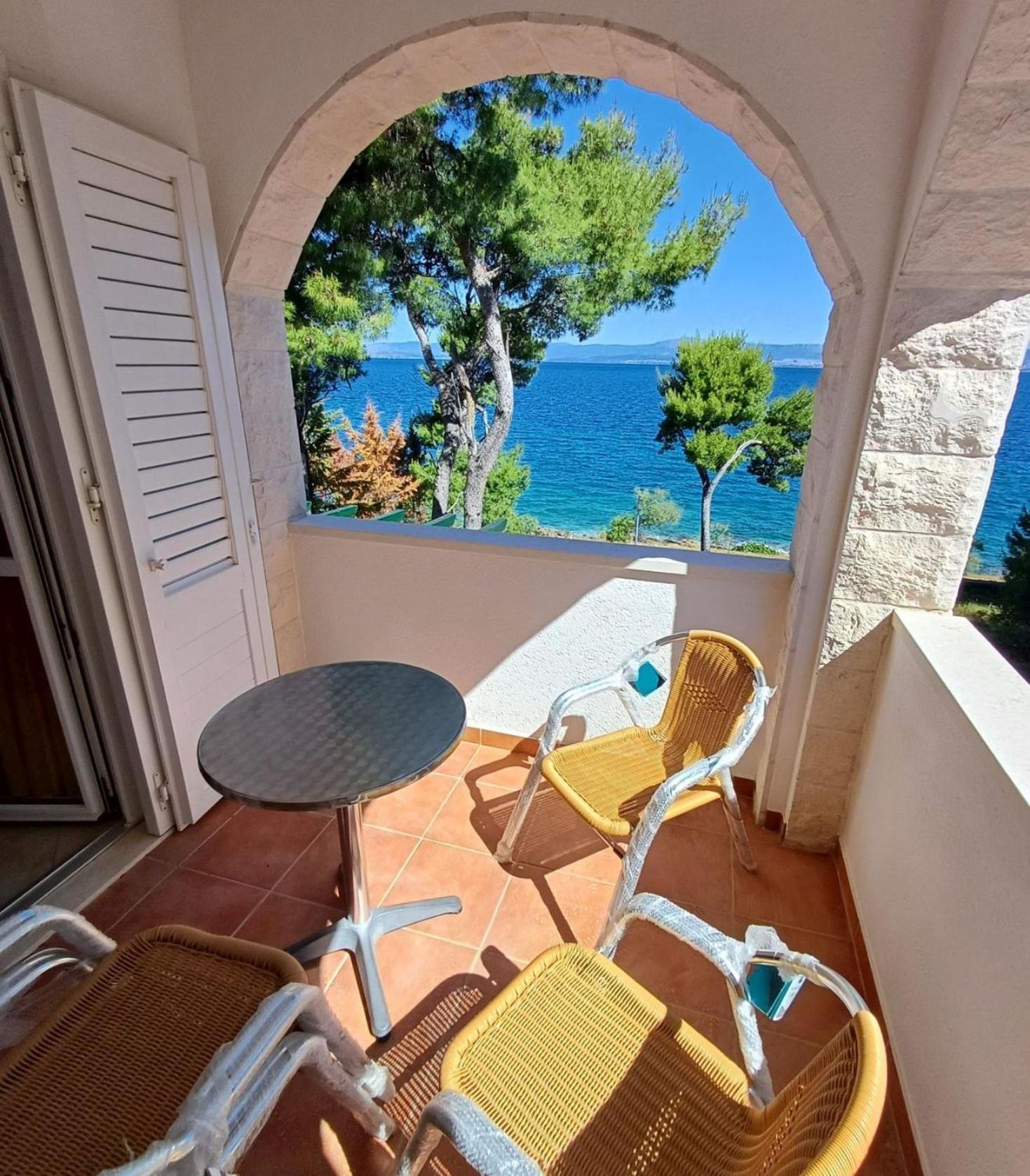 Apartments Villa La Riva - Seafront Accommodation Sutivan Zewnętrze zdjęcie