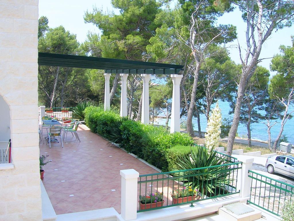 Apartments Villa La Riva - Seafront Accommodation Sutivan Zewnętrze zdjęcie