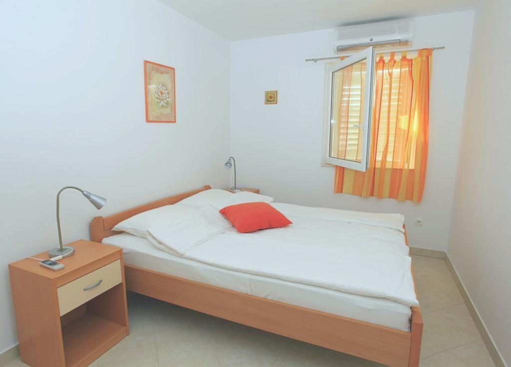 Apartments Villa La Riva - Seafront Accommodation Sutivan Pokój zdjęcie
